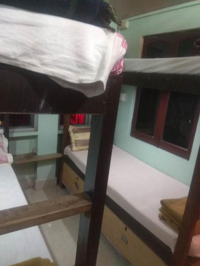 ורנאסי Shiva Guest House מראה חיצוני תמונה