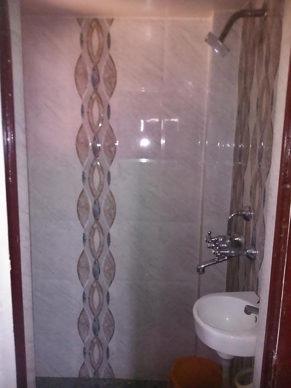 ורנאסי Shiva Guest House מראה חיצוני תמונה