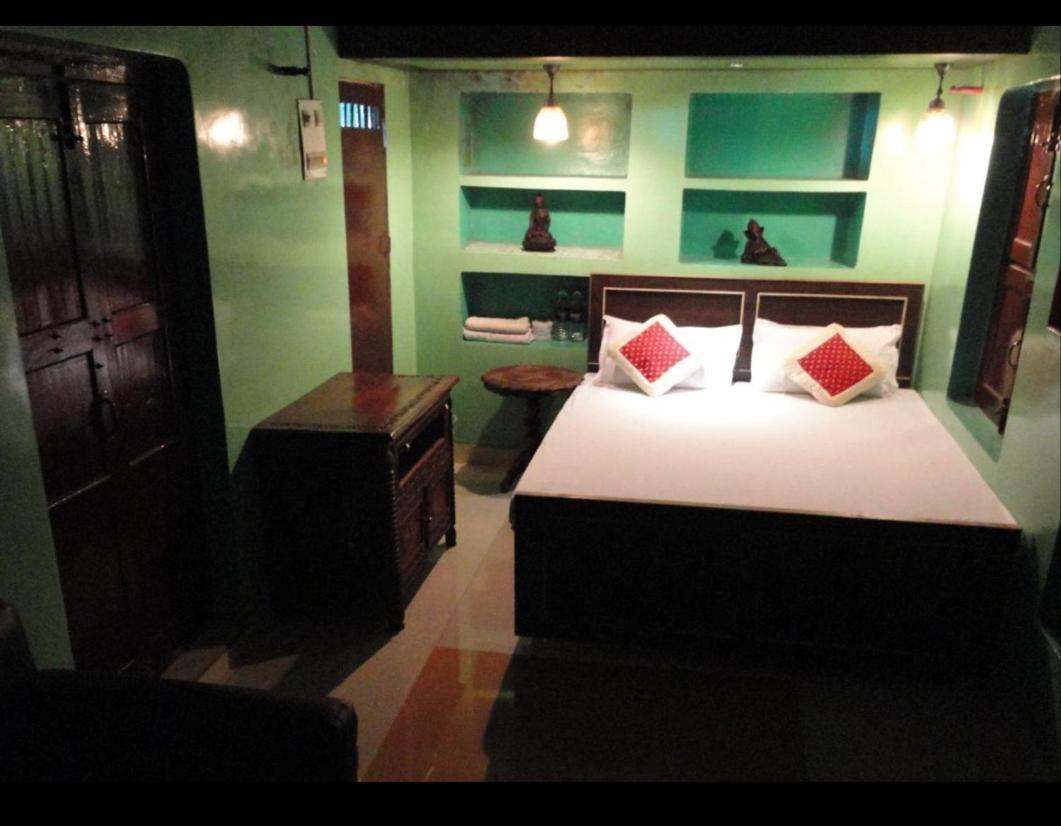 ורנאסי Shiva Guest House מראה חיצוני תמונה