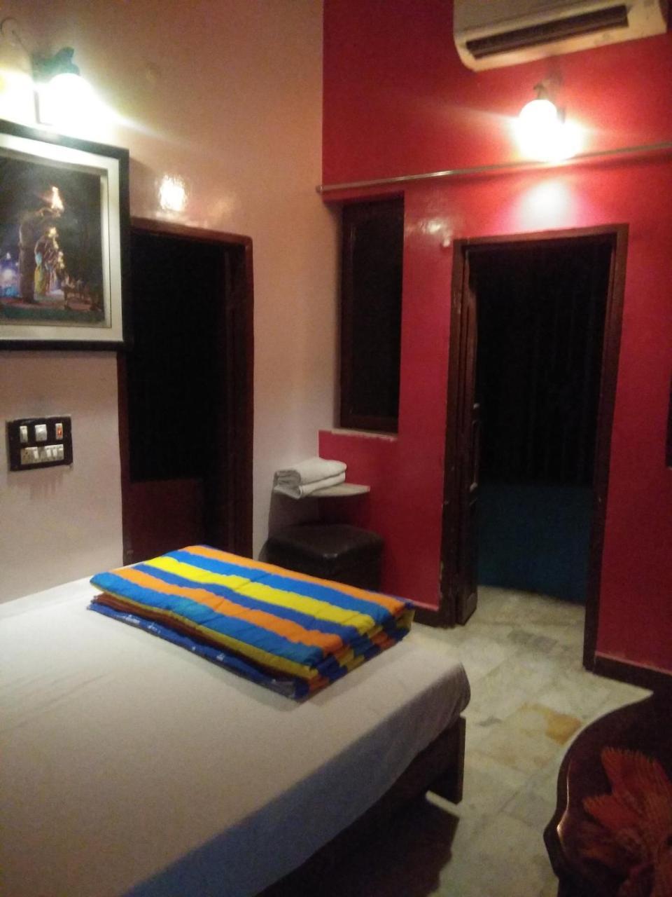 ורנאסי Shiva Guest House מראה חיצוני תמונה
